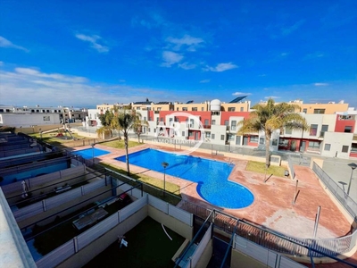 Venta Casa adosada San Antonio de Benagéber. Muy buen estado plaza de aparcamiento calefacción central 240 m²