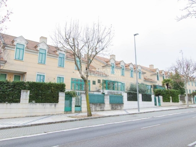 Venta Casa adosada Valladolid. Plaza de aparcamiento con terraza calefacción individual 396 m²