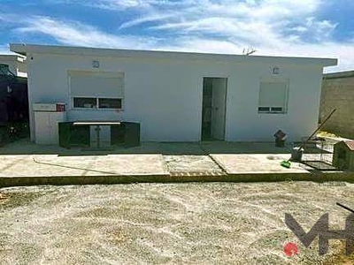 Venta Casa rústica en Calle Cantaelgallo Dos Hermanas. Nuevo plaza de aparcamiento 250 m²