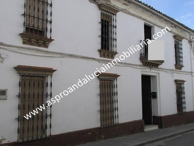 Venta Casa rústica en Calle Miguel de Cervantes Carrión de los Céspedes. A reformar 262 m²