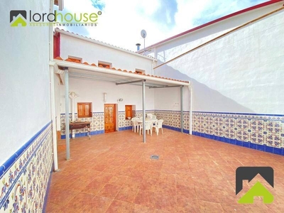 Venta Casa rústica en Calle Rosario Lorca. Buen estado 168 m²
