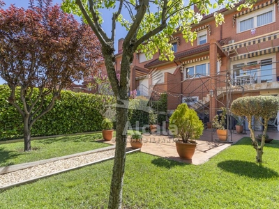 Venta Casa unifamiliar Alcalá de Henares. Buen estado con terraza 218 m²