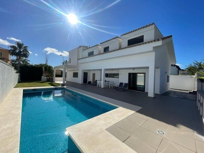 Venta Casa unifamiliar Benalmádena. Con terraza 453 m²