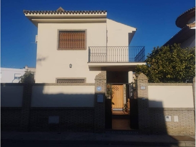 Venta Casa unifamiliar Coria del Río. Buen estado con terraza 270 m²