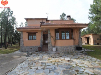 Venta Casa unifamiliar en Acebos Marugán. Con terraza 150 m²