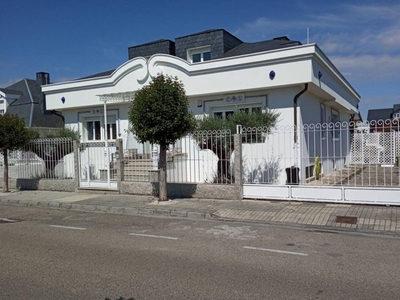 Venta Casa unifamiliar en Augusto Quintana Ponferrada. Con terraza 507 m²