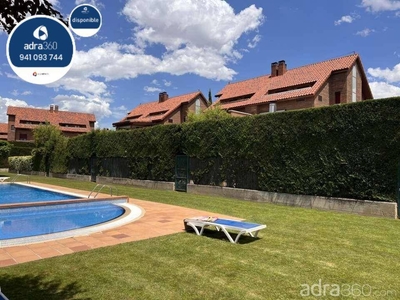 Venta Casa unifamiliar en Avenida de la Rioja Lardero. Buen estado con terraza 421 m²