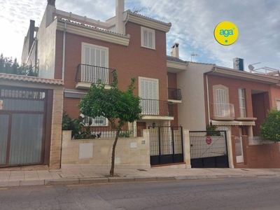 Venta Casa unifamiliar en Calle Antonio de las Viñas 5 Jaén. Con balcón