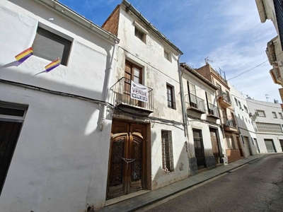 Venta Casa unifamiliar en Calle colon Buñol. A reformar con terraza 165 m²