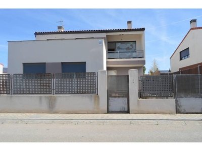 Venta Casa unifamiliar en Calle ibiza 100 Aranjuez. A reformar con terraza 250 m²