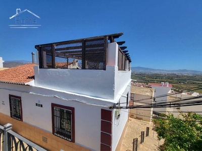 Venta Casa unifamiliar en Calle Martin Recuerda Salobreña. Buen estado con balcón 163 m²