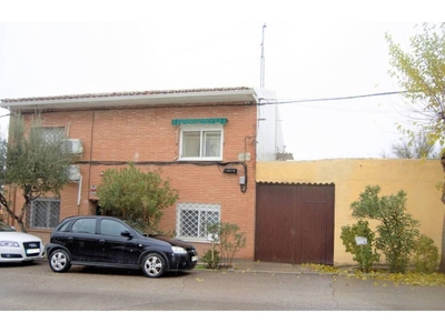 Venta Casa unifamiliar en Calle nueva Aranjuez. A reformar con terraza 150 m²