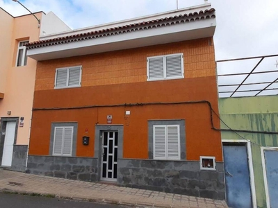 Venta Casa unifamiliar en Carretera DE LA MILAGROSA 15 Teror. Buen estado 325 m²