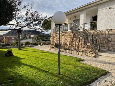 Venta Casa unifamiliar en Carretera Nacional I 1 La Cabrera. Con terraza