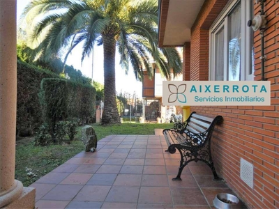 Venta Casa unifamiliar en Peña de Santa Marina Kalea Getxo. Buen estado con terraza 320 m²