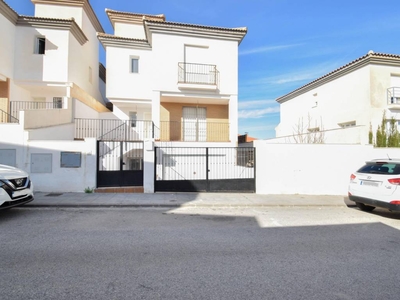 Venta Casa unifamiliar en Valentia 28 La Zubia. Con terraza 226 m²