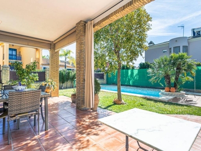 Venta Casa unifamiliar Espartinas. Con terraza 330 m²