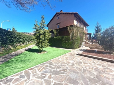 Venta Casa unifamiliar Gargantilla del Lozoya y Pinilla de Buitrago. Buen estado con terraza 160 m²