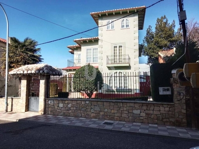 Venta Casa unifamiliar La Bañeza. Buen estado con terraza 650 m²