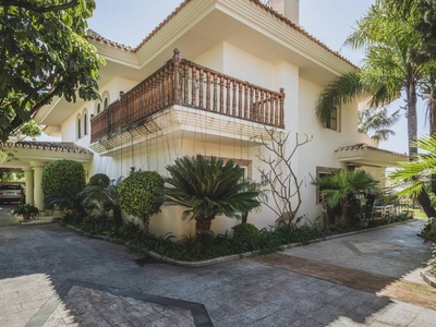 Venta Casa unifamiliar Marbella. Con terraza 1318 m²