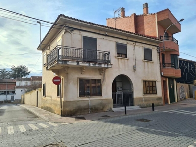 Venta Casa unifamiliar Valencia de Don Juan. Con terraza 205 m²