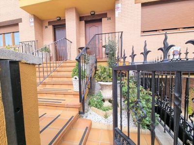 Venta Casa unifamiliar Valverde de La Virgen. Buen estado con terraza 225 m²
