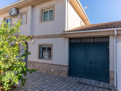 Venta Casa unifamiliar Vegas del Genil. Con terraza 183 m²