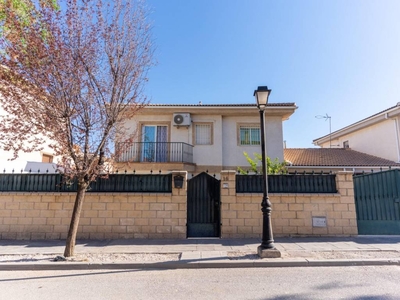 Venta Casa unifamiliar Vegas del Genil. Con terraza 183 m²