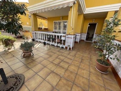 Venta Casa unifamiliar Vélez-Málaga. Con balcón 180 m²