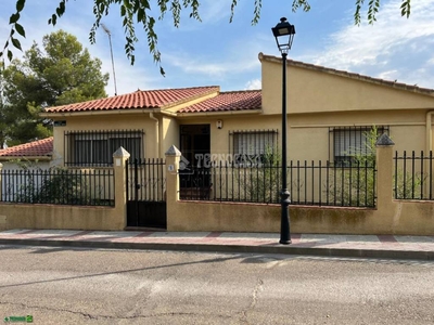 Venta Casa unifamiliar Villaluenga de La Sagra. A reformar plaza de aparcamiento con terraza calefacción individual 171 m²