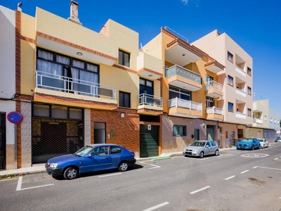 Venta Chalet en Calle Barroso Arona. Con balcón 456 m²