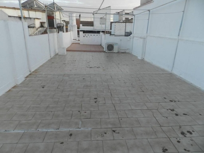 Venta Chalet en Calle Huerta de las Eras Linares. Muy buen estado con balcón 120 m²