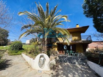 Venta Chalet en Calle Maqueda Cardiel de los Montes. Con terraza 224 m²