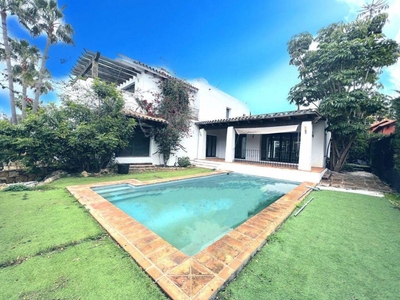 Venta Chalet en Calle Pintado Estepona. Buen estado 447 m²