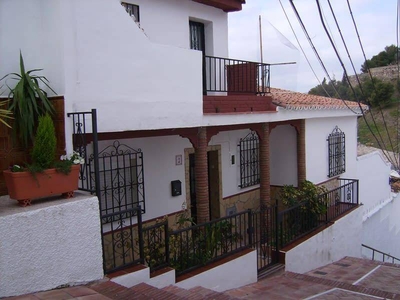 Venta Chalet en Calle San Rafael Vélez-Málaga. Con terraza 140 m²