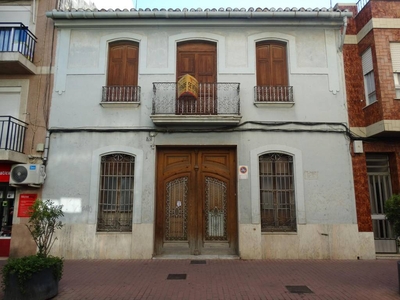 Venta Chalet en Calle Valencia Silla. Con balcón 315 m²