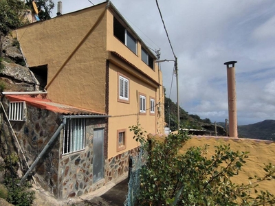 Venta Chalet en Guanchia Teror. Con terraza 219 m²