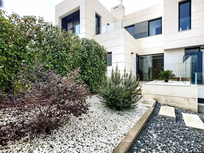 Venta Chalet en Libra Majadahonda. Con terraza 602 m²