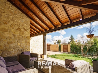 Venta Chalet en Tratado de Maasticht 35 Laguna de Duero. Con terraza 403 m²