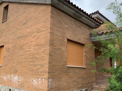 Venta Chalet Manzanares el Real. 290 m²