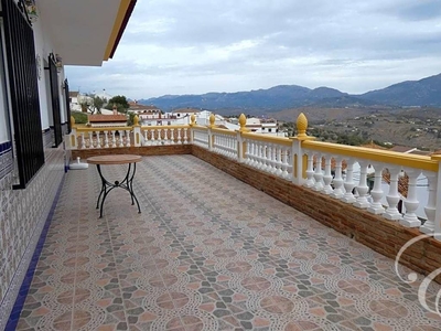 Venta Chalet Viñuela. Con terraza 246 m²