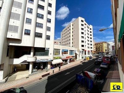 Venta de piso en Centro - Cuenca de 4 habitaciones con terraza y garaje