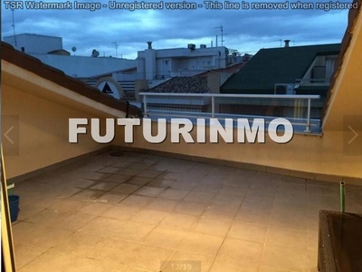 Venta Dúplex en Avenida Doctor Gómez Ferrer Catarroja. Muy buen estado con terraza 3 m²