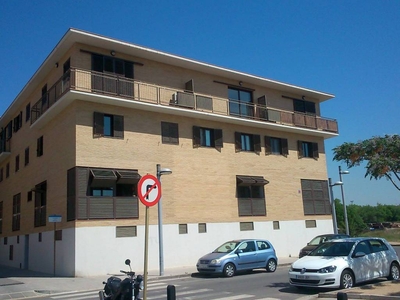 Venta Dúplex en Carrer de Masricart La Canonja. Plaza de aparcamiento con terraza 97 m²