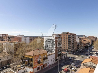 Venta Piso Alcalá de Henares. Piso de cuatro habitaciones A reformar séptima planta con terraza