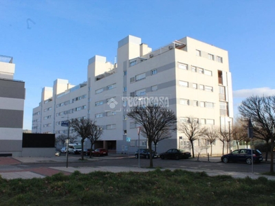Venta Piso Alcalá de Henares. Piso de cuatro habitaciones Tercera planta con terraza calefacción central