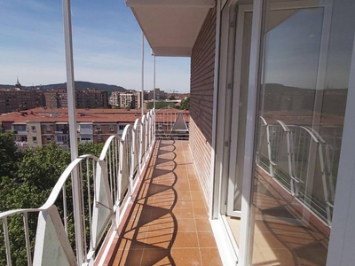 Venta Piso Alcalá de Henares. Piso de tres habitaciones Octava planta con terraza