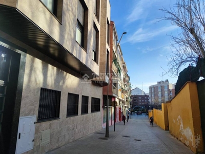 Venta Piso Alcorcón. Piso de tres habitaciones A reformar entreplanta con terraza