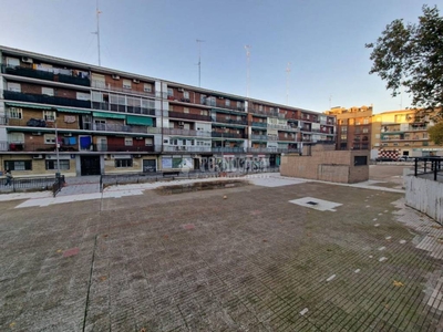 Venta Piso Alcorcón. Piso de tres habitaciones en Calle Cáceres 22. Cuarta planta con terraza calefacción individual