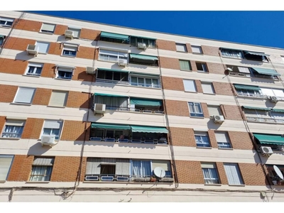 Venta Piso Alcorcón. Piso de tres habitaciones en Calle JABONERIA. A reformar segunda planta